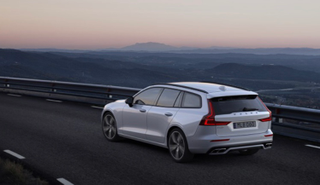 Illustration for article titled R-Design Trim For The V60 Is Live On The Configurator (and a Svend)